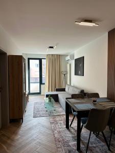 Lana Apartments