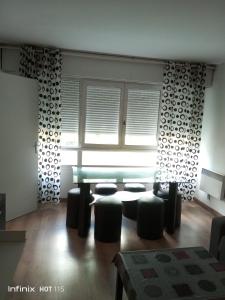 Appartements Grand Studio 25 min Paris Porte Maillot : photos des chambres