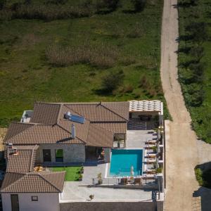 Villa Llaha Gabrijela - Luxurious Private Escape with Pool in Nature - By Villa Mana Gers