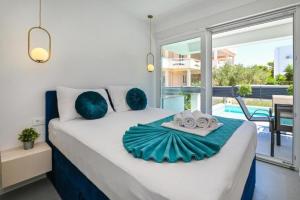 Laurus luxury Apartment with Private Pool