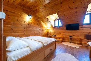 Handmade house Rijeka Crnojevica