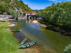 Handmade house Rijeka Crnojevica