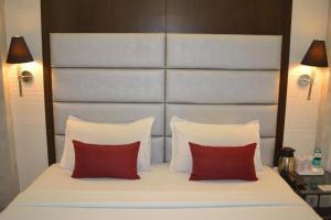 Hotel SAROS SUITES Near Delhi AIRPORT By GROSS GROUP