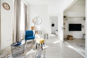 Bright and Cozy Urban Getaway