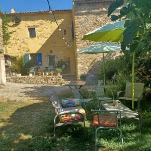 Chambre dans ferme provençale - 圣艾蒂安-莱索尔格