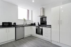 Birmingham City Modern Apartment - Table Tennis - Pool