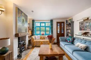 Beautiful 4-Bedroom Cottage Pass the Keys - Chipperfield