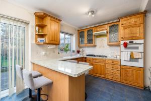 Charming Family-Friendly Home Pass the Keys