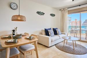 Apartment with a stunning view of Peñon de Ifach - By Welcomely