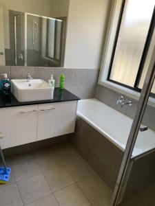 Modern New 4BR Spacious Peaceful Family Home