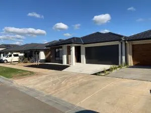 New 4.5 BR Modern Home in Clyde, Victoria - Koo-Wee-Rup
