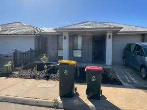 Modern Brand New 4BR Family Home Walkable to Shops