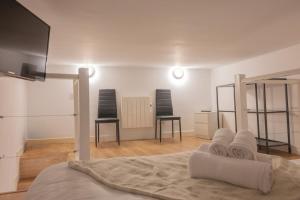 Modern, temporary, and practical apartment in Chamberí VAR120