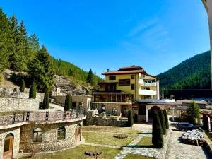 Trigrad hills - Paranesti