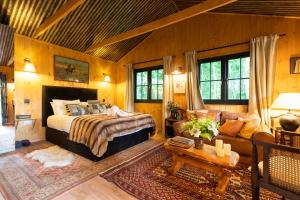 Luxury Off-Grid Cabin with Outdoor Bath in Scotland