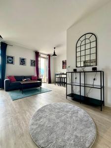 Centre ville appartement vue lac