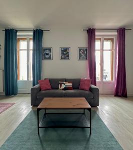 Centre ville appartement vue lac