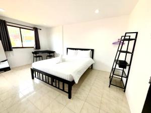 Patong Canal Villa 307