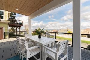 Spacious 3BR Home Sleeps 8 Private Backyard