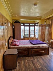 Himalayan Window