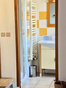 B&B / Chambres d'hotes Le Clos de la Barre- Chambres d'hotes de charme en Normandie-BASLY-Proche plage debarquement : photos des chambres