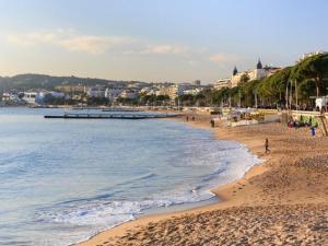 Studio Design et Cosy à 8 min à Pied des Plages