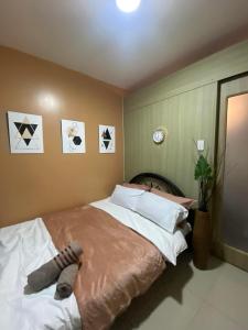 COZY PASAY CONDOMINIUM HOTEL UNIT with NETFLIX