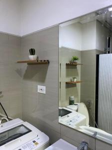 COZY PASAY CONDOMINIUM HOTEL UNIT with NETFLIX