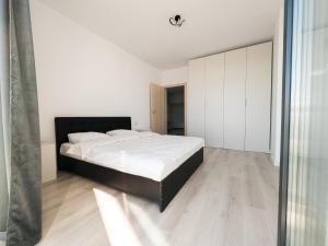 Corner Apartment