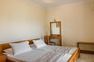 Kallithea Studios & Apartments