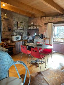 Charmant gîte en pierre sur le chemin de St Jacques de Compostelle