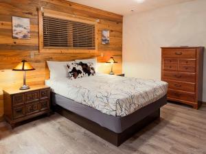 Grand Lake Haven in town, Osprey Studio Cabin