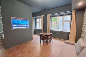 Contemporary Zizkov Studio -001-