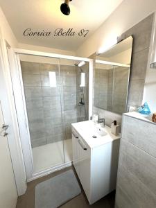 Appartements Corsica Bella 87 T2 Cosy piscines proche plage : photos des chambres