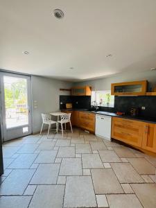 Maisons de vacances Charmante maison, 3 chambres et parking, Vienne : photos des chambres