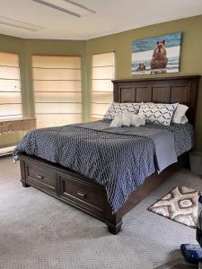 Waterwheel Plaza Penthouse Downtown Douglas