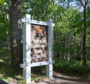 Secluded Bungalow Near Acadia and Bar Harbor -Private, Pet Friendly, Fire Pit