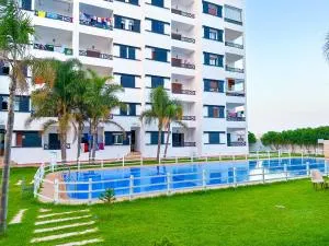 COMPLEXE CITY CENTER OUED LAOU - Pool & Play area - Tizgane