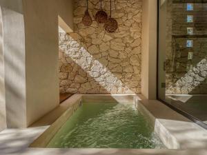 Boutique Veleta Condo with Private Plunge Pool