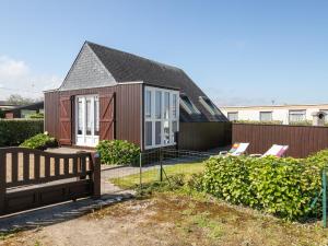 Chalet Petit Chalet à la Plage by Interhome