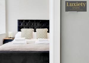 1BR Apartment By Luxiety Stays Short Lets & Serviced Accommodation Southend on sea - Nr Cliffs Pavillion