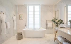 Hotels Le Grand Pavillon Chantilly : photos des chambres