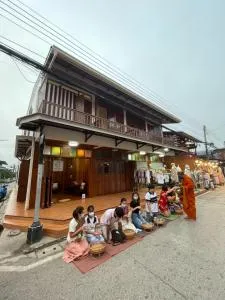 จันทร์มีสุข เชียงคาน - Pak Chom