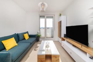 Central Vibes by Belmont Realty