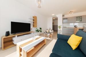 Central Vibes by Belmont Realty