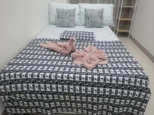 2 bedroom just accross MOA and SMX by jam ez