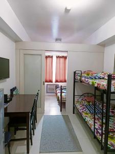 2 bedroom just accross MOA and SMX by jam ez