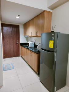 2 bedroom just accross MOA and SMX by jam ez