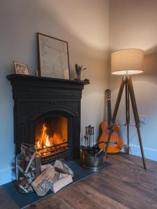 Chapel Cottage- Coastal Somerset Retreat