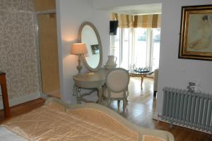 The Marine Hotel & Restaurant